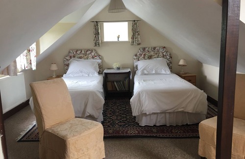 Leominster Bed & Breakfast | Grove Farm Direct