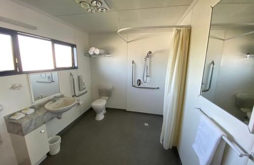 Blenheim Cabin | Grove Park Motor Lodge