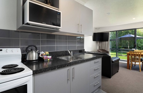 Blenheim Cabin | Grove Park Motor Lodge