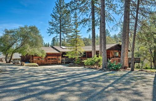 Groveland House | Groveland Cabin with Outdoor Perks and Game Room