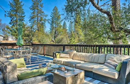 Groveland House | Groveland Cabin with Outdoor Perks and Game Room