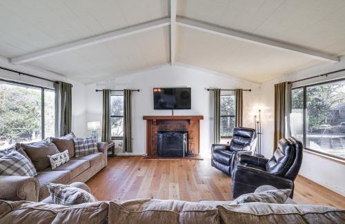 Groveland House | Groveland Home with Deck 2 Mi to Pine Mountain Lake