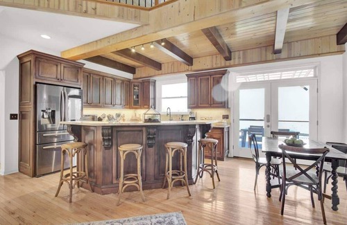 Helen Cabin | Grt WiFi/Long Range Views/Games/FirePit/Slps 10
