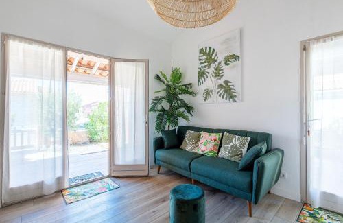 Les Ayguades House | Gruissanne - Maison avec piscine, à 150m de la plage