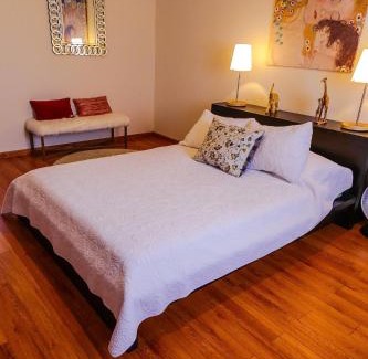 San Antonio de las Minas Villa | Guadalupe Valley Artsy House