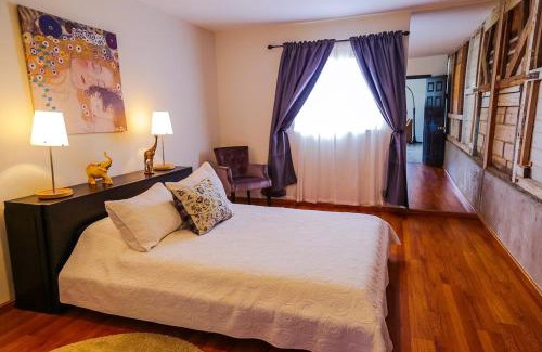San Antonio de las Minas Villa | Guadalupe Valley Artsy House