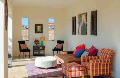 San Antonio de las Minas Villa | Guadalupe Valley Artsy House