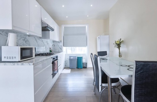 Brompton & Hans Town Apartment | Gucci flat in Knightsbridge