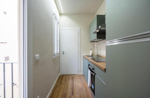 San Lorenzo Apartment | Guelfa 4 Guests with terrace, AC & Wi-Fi