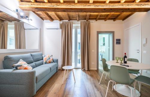 San Lorenzo Apartment | Guelfa 4 Guests with terrace, AC & Wi-Fi