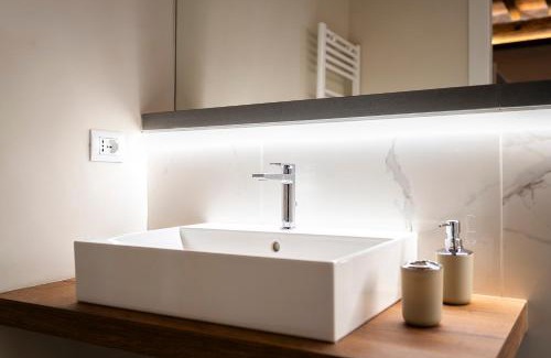 San Lorenzo Apartment | Guelfa 4 Guests with terrace, AC & Wi-Fi