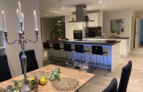 Region Hannover District Condo | Guest apartment in Burgwedel City, for business and family, 6 persons