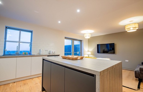 Norton Canon House | Guest Homes | Stylish 3 Bedroom Modern Home