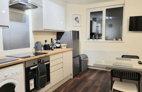Northampton House | Guest House-close to all Amenities