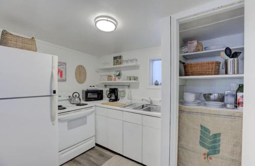 Midtown House | Guest House Get Away! Ideal location Essentials