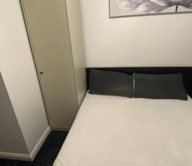 Bletchley Apartment | Guest House in Milton Keynes