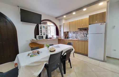 Adeje House | Guest House Las 7 Islas, White Room Airco