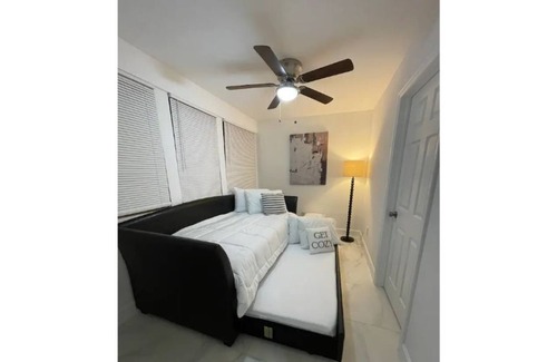 Seybold House | Guest house near Downtown Miami