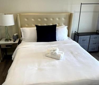 Bankers Hill House | Guest House next to Little Italy