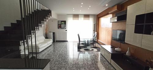 Ortona House | GUEST HOUSE NORA