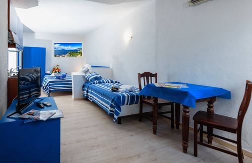 Schiazzano Bed & Breakfast | Guest House overlooking Capri Island
