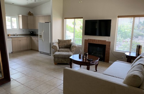 Colton House | Guest house pool near Loma Linda hospital