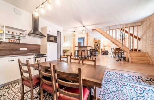 Mont-Saxonnex Apartment | Guest House 'Printemps' with Mountain View, Private Terrace and Wi-Fi