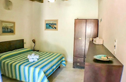 Torre delle Stelle House | Guest House Villa Verde - Short Term Room Rentals