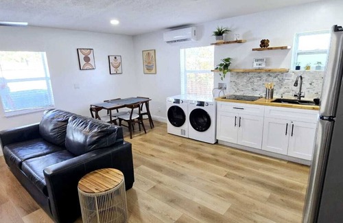 Port Saint Lucie Apartment | Guest house with king bed, sofa bed, laundry inside, sleep 4, totally private.