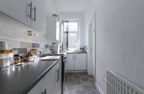 Bradford House | Guest is God in 2 bed house near Bradford Uni