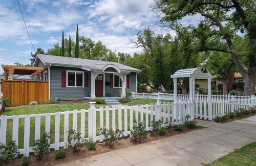 North Central House | Guest Place in Pasadena w/Private Entrance
