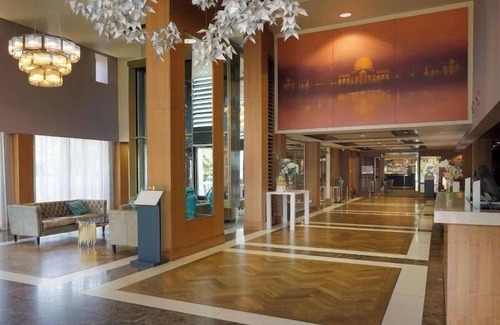 Syon Apartment | Guest Queen Room Near Syon Park LON