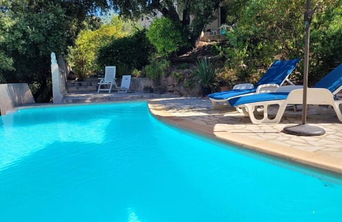 Boulouris-sur-Mer Villa | Guest room - very comfortable villa with swimming pool and close to the sea