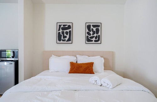 North Hollywood House | Guest Studio Universal private entry