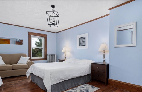 East Providence Apartment | Guest Suite in Family Neighborhood - 10 min to Providence