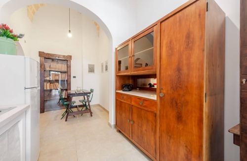 Galatone Apartment | GuestHost - Palazzo Rolli La Stanza della Libreria