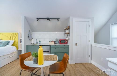 Clayton House | Guesthouse By Schafer Park W Patio