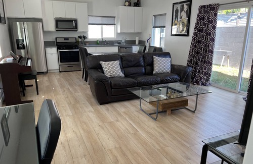 Park Mesa Heights Apartment | Guesthouse/Cozy 1 Bedroom 1Bath, Centrally located in View Park
