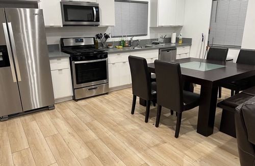 Park Mesa Heights Apartment | Guesthouse/Cozy 1 Bedroom 1Bath, Centrally located in View Park