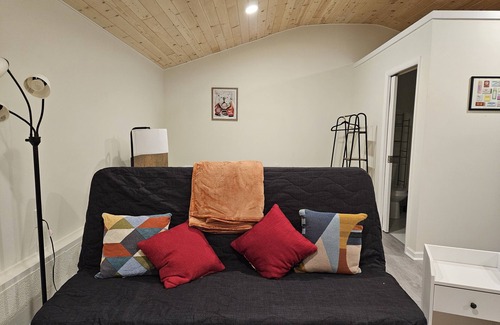 Briarcliff Heights Apartment | Guesthouse in Atlanta, close to CDC, Emory, and Atlanta attractions