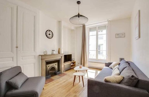 Victor Bach - Saint Louis Apartment | GuestReady - Amazing Flat in Saint Michel