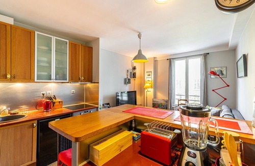 Combat Apartment | GuestReady - Amazing stay in the 19th arr.