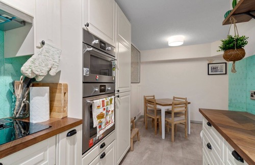 Tachbrook Apartment | GuestReady - Beautiful 2BR Townhouse w Garden
