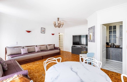 Hopital Saint-Louis Apartment | GuestReady - Bright Retreat near Gare de l'Est
