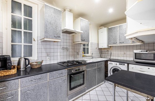 Hopital Saint-Louis Apartment | GuestReady - Bright Retreat near Gare de l'Est
