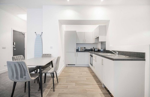 Liverpool City Centre Apartment | GuestReady – Modern comfort in Liverpool