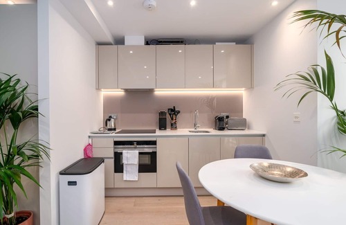 Ravenscourt Park Apartment | GuestReady - Modern Studio for 2 in Albion Court