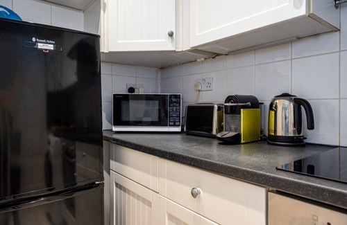 West Kensington Apartment | GuestReady - One modern stay in Kensington