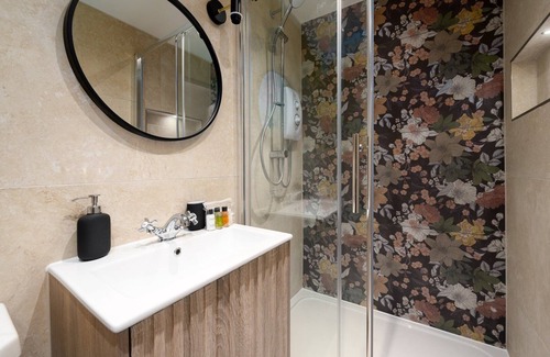 St. Pancras and Somers Town Apartment | GuestReady - Serene getaway in Euston
