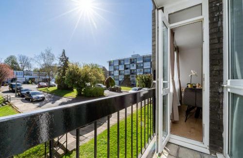North Finchley Apartment | GuestReady - Serene retreat in North Finchley